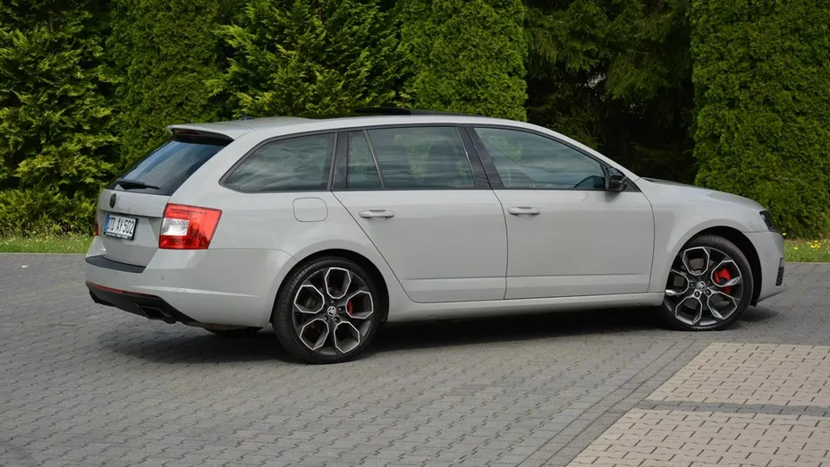 SKODA Octavia -
