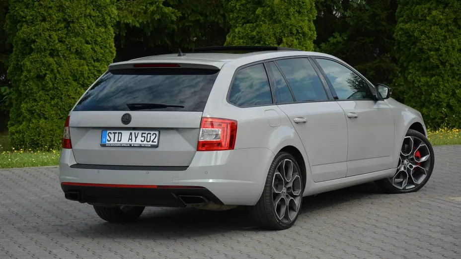 SKODA Octavia -
