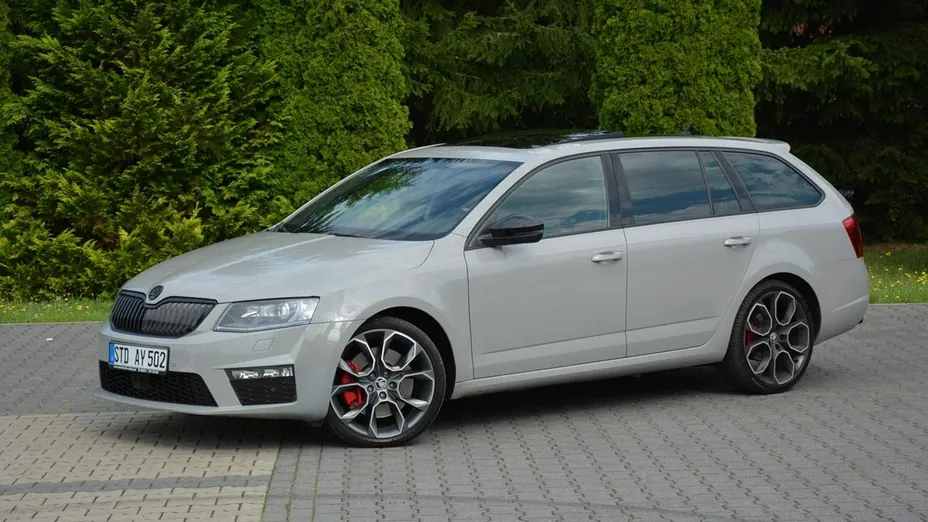SKODA Octavia -