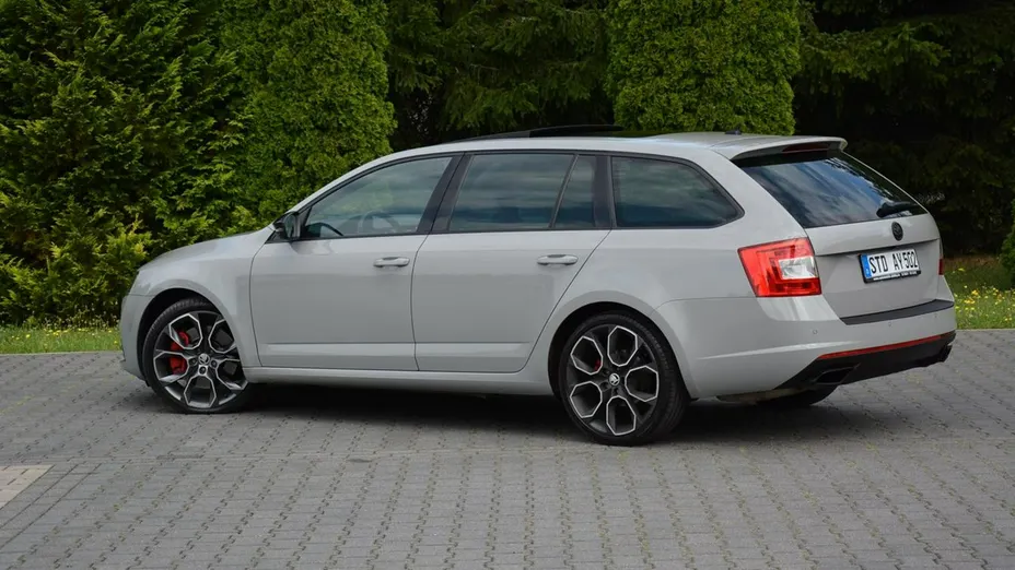 SKODA Octavia -