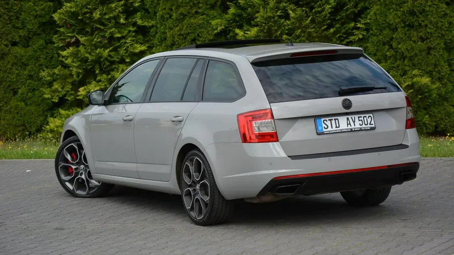 SKODA Octavia -