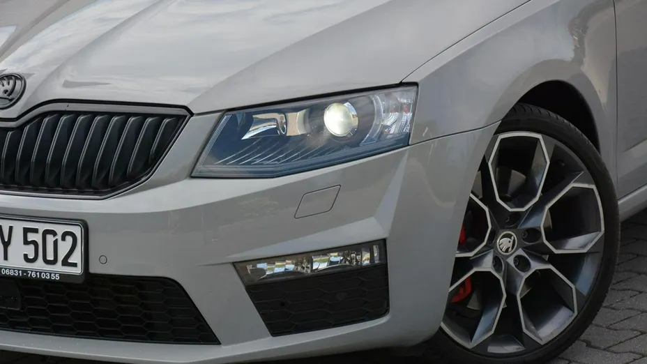 SKODA Octavia -