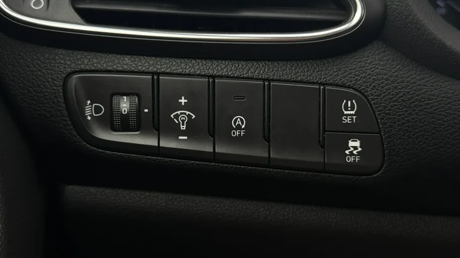 HYUNDAI i30 -