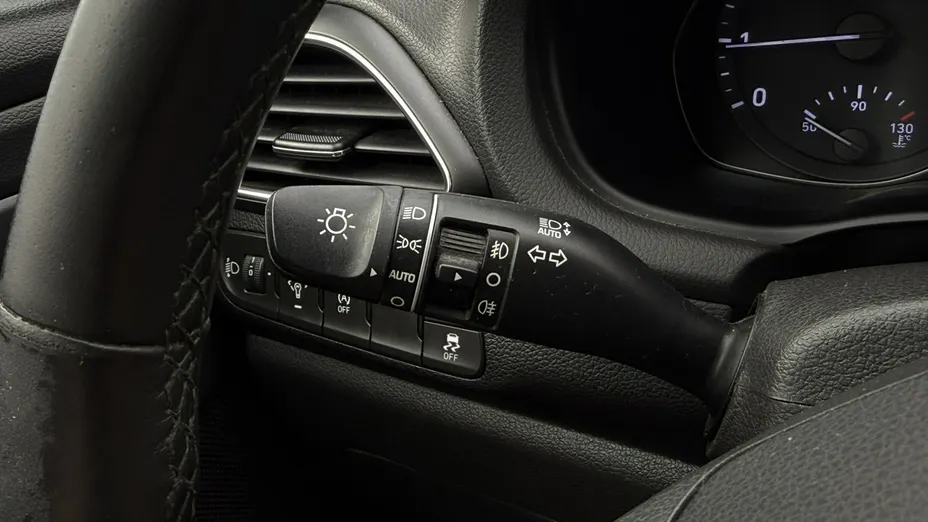 HYUNDAI i30 -
