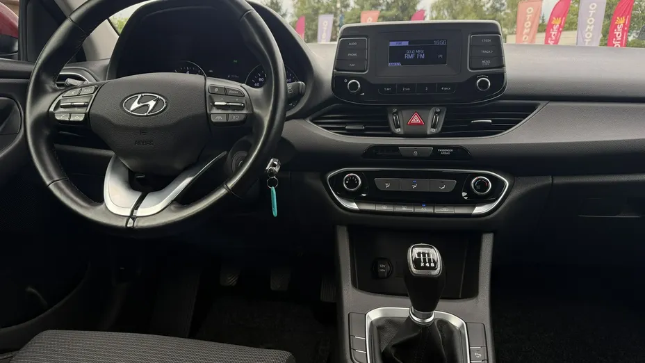 HYUNDAI i30 -