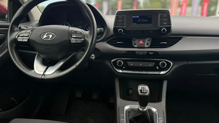 HYUNDAI i30 -