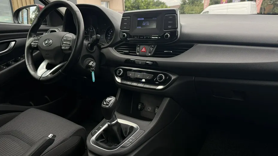 HYUNDAI i30 -