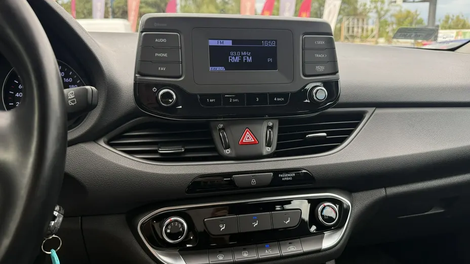 HYUNDAI i30 -