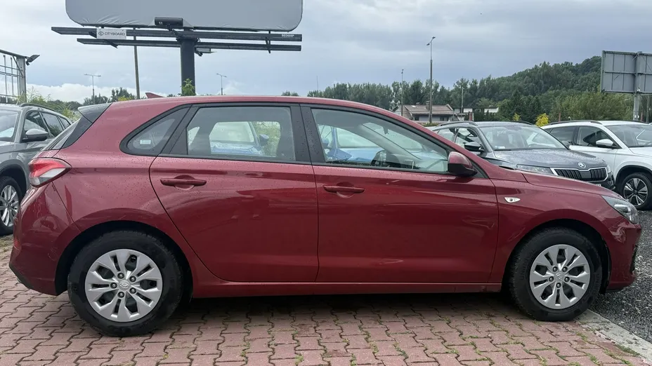 HYUNDAI i30 -