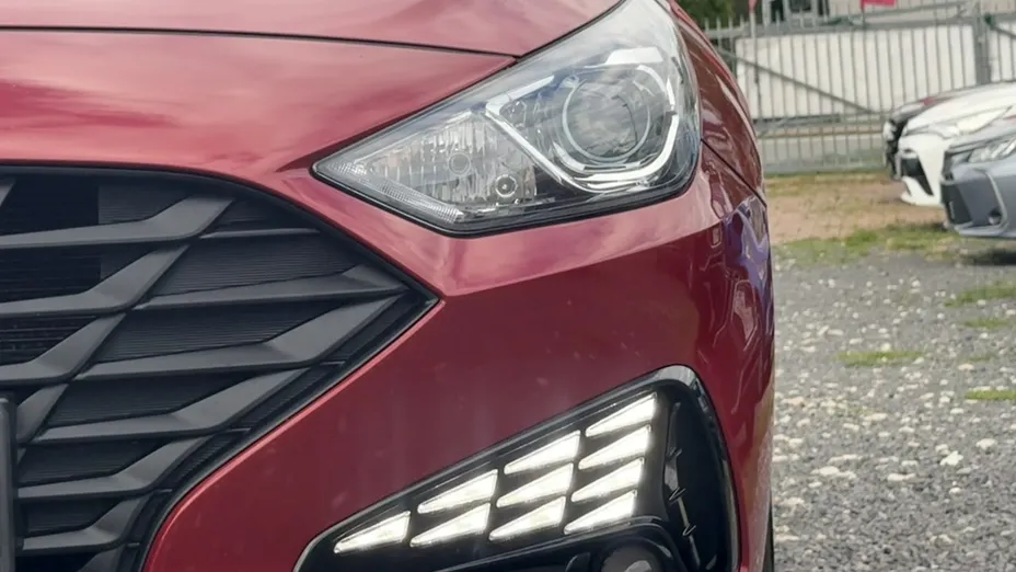 HYUNDAI i30 -