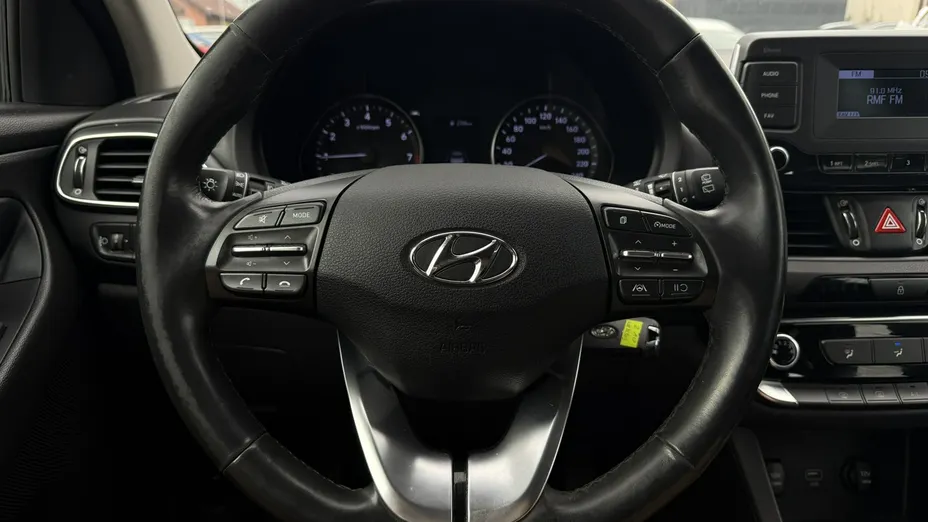 HYUNDAI i30 -