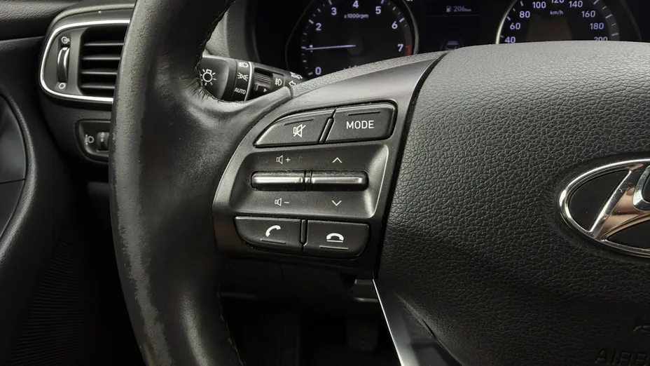 HYUNDAI i30 -