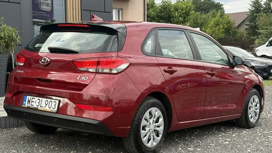 HYUNDAI i30 -