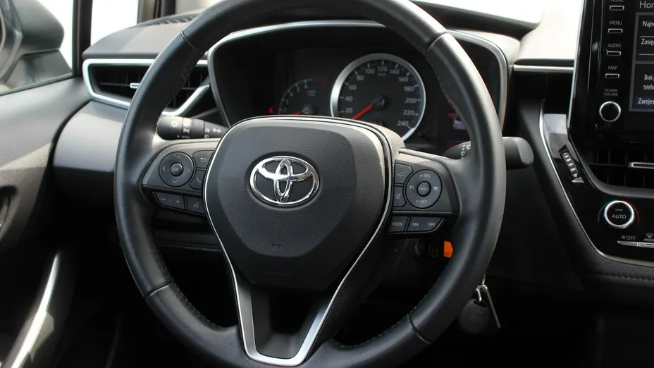 TOYOTA Corolla -