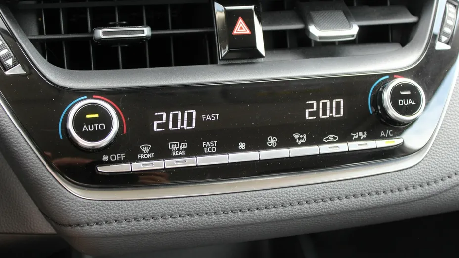 TOYOTA Corolla -