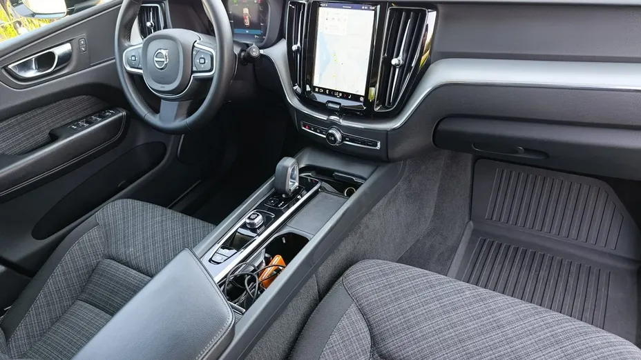 VOLVO XC60 -