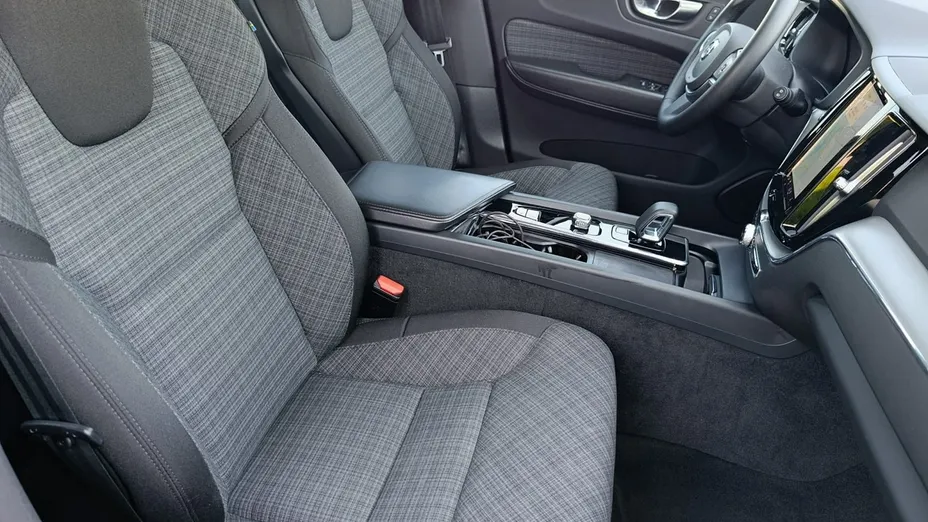 VOLVO XC60 -
