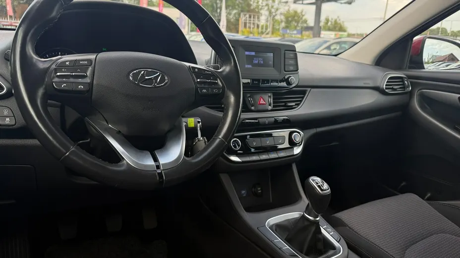 HYUNDAI i30 -