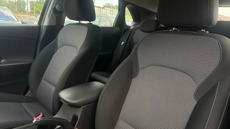 HYUNDAI i30 -