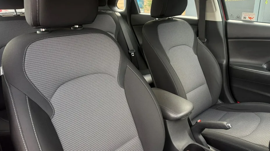 HYUNDAI i30 -