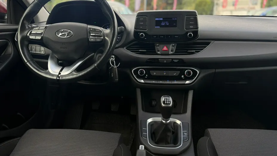 HYUNDAI i30 -