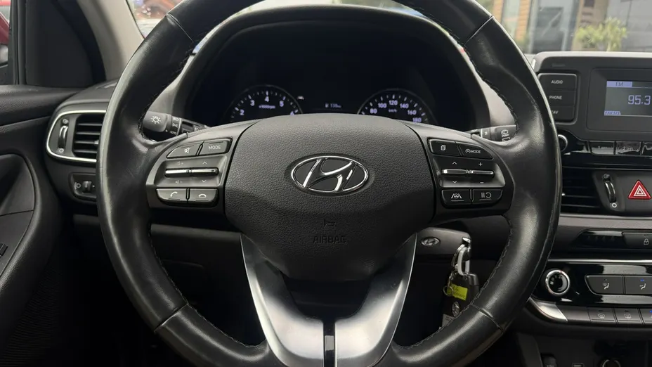 HYUNDAI i30 -