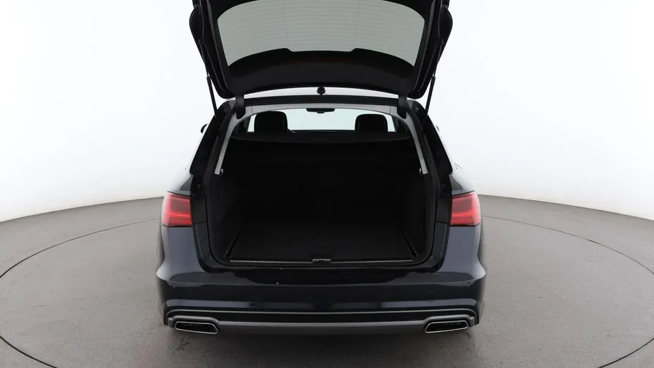 AUDI A6 -
