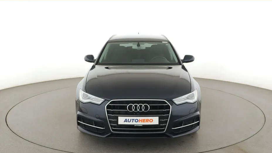 AUDI A6 -