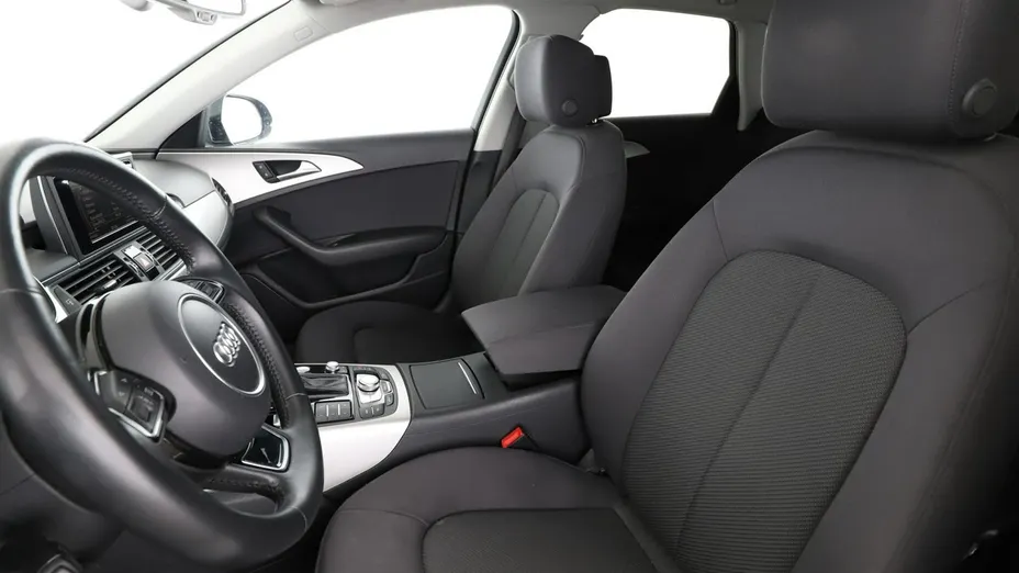AUDI A6 -