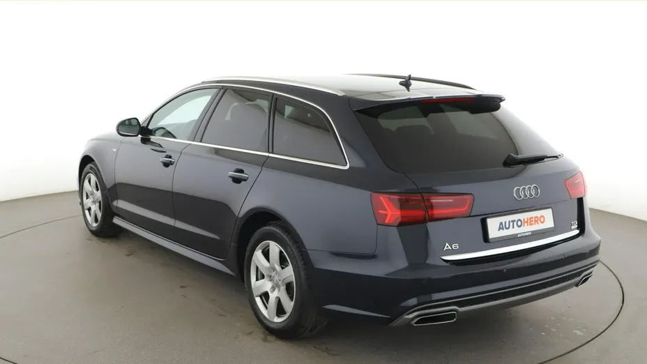 AUDI A6 -