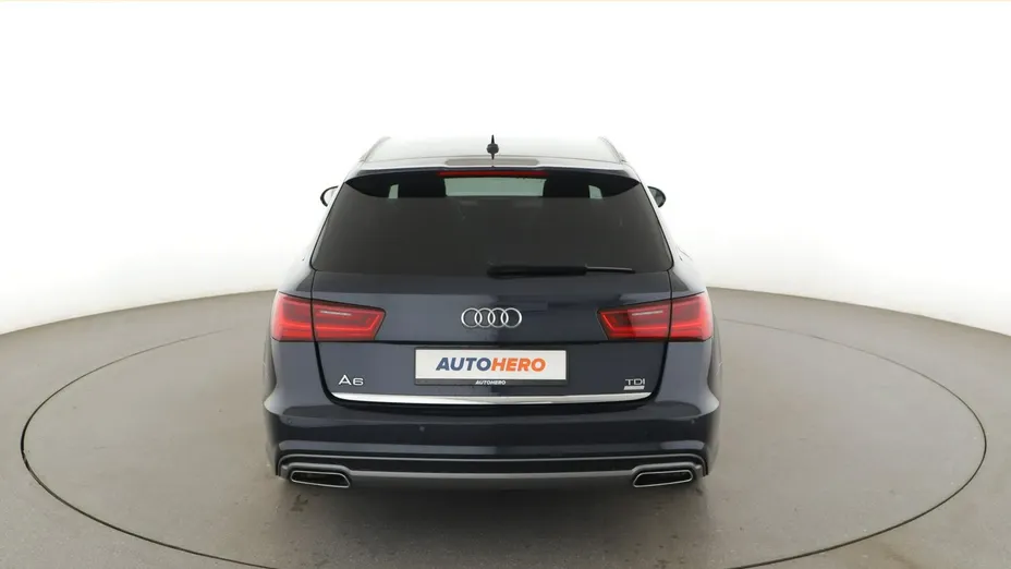 AUDI A6 -
