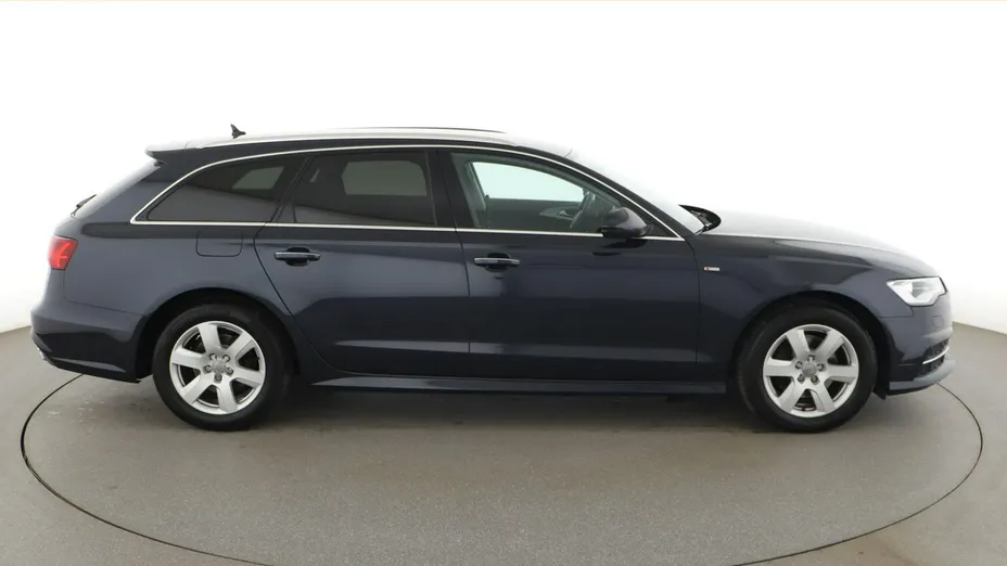 AUDI A6 -