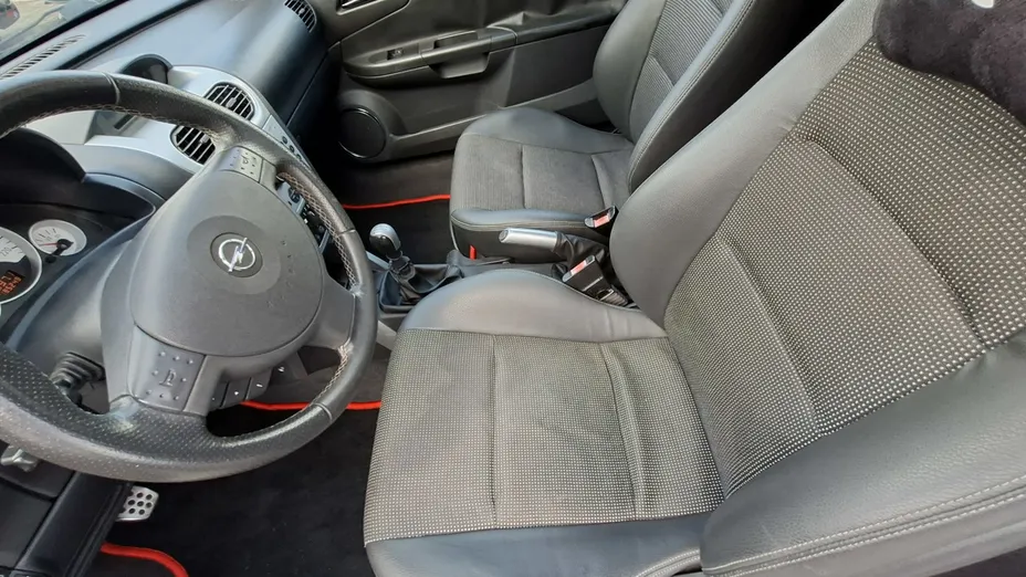 OPEL Tigra -