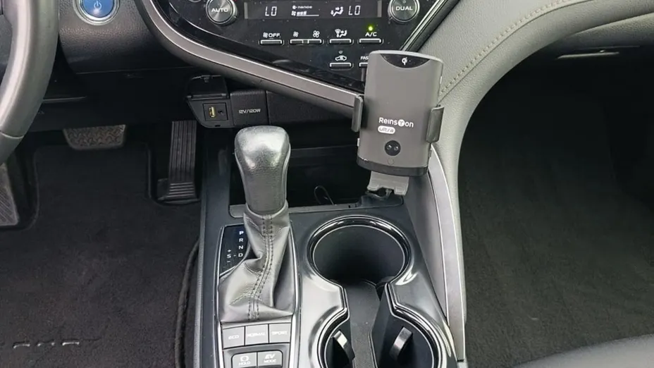 TOYOTA Camry -