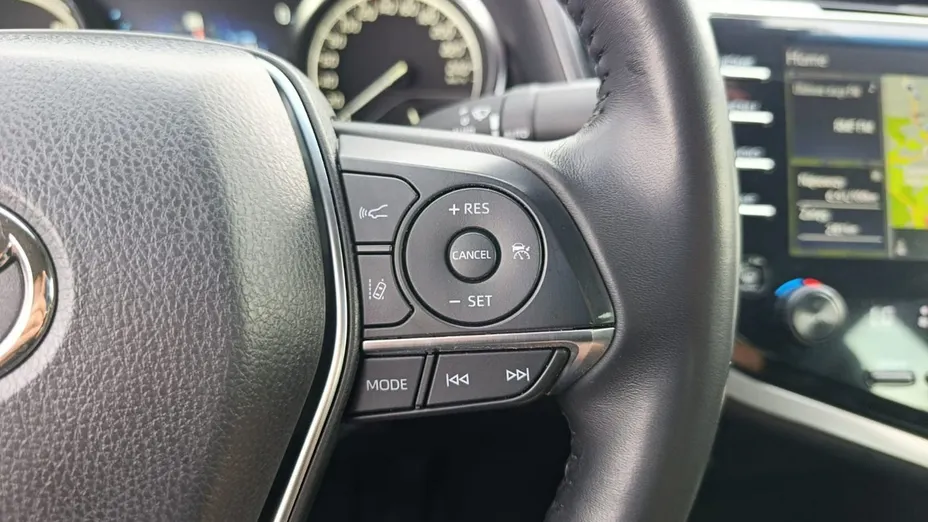 TOYOTA Camry -