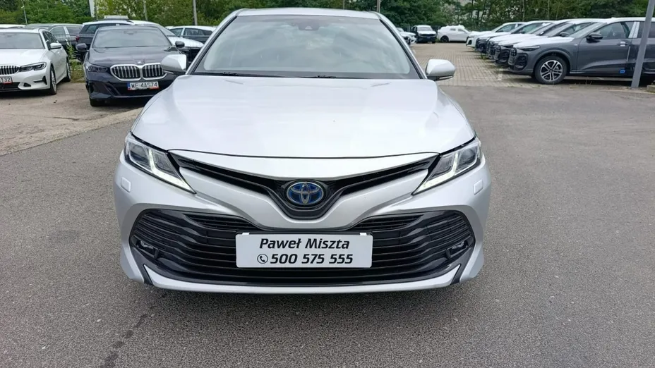 TOYOTA Camry -