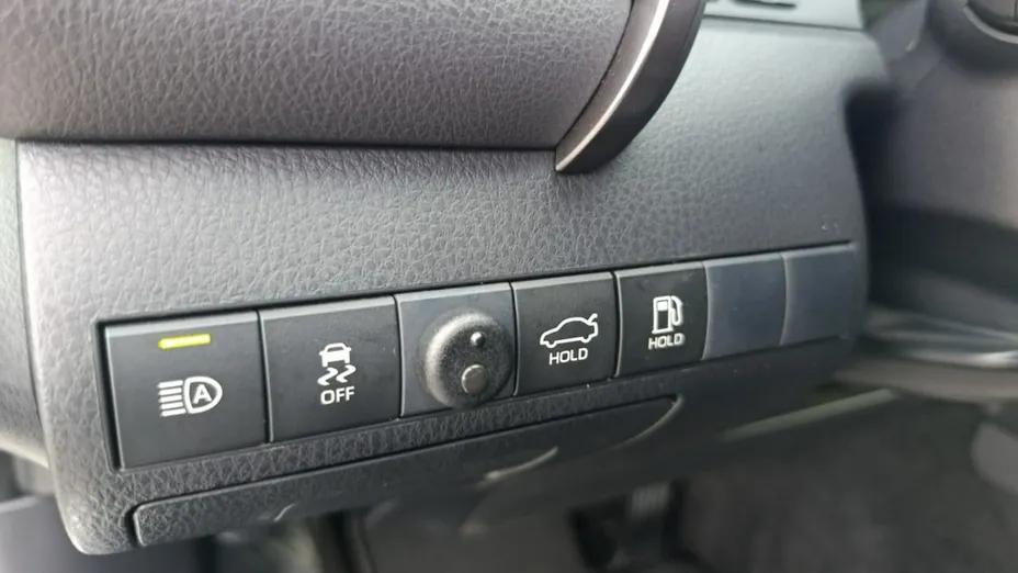 TOYOTA Camry -