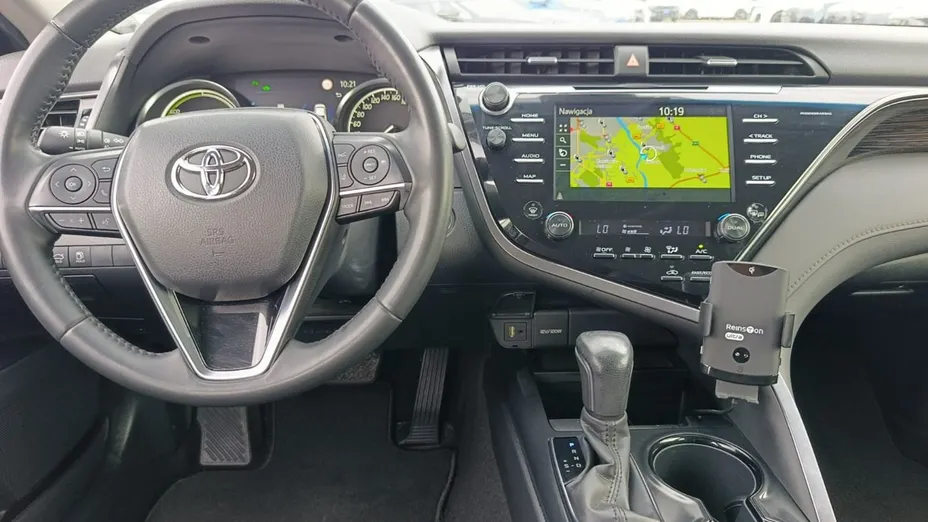 TOYOTA Camry -