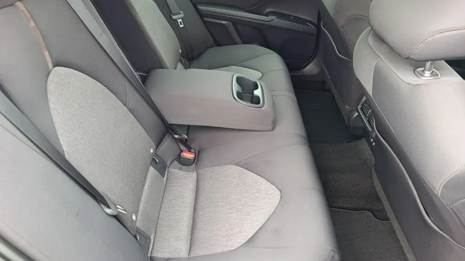 TOYOTA Camry -