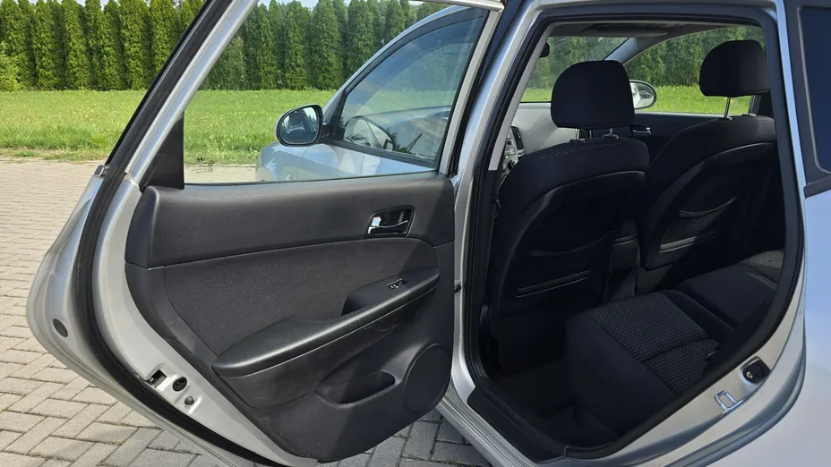 HYUNDAI i30 -
