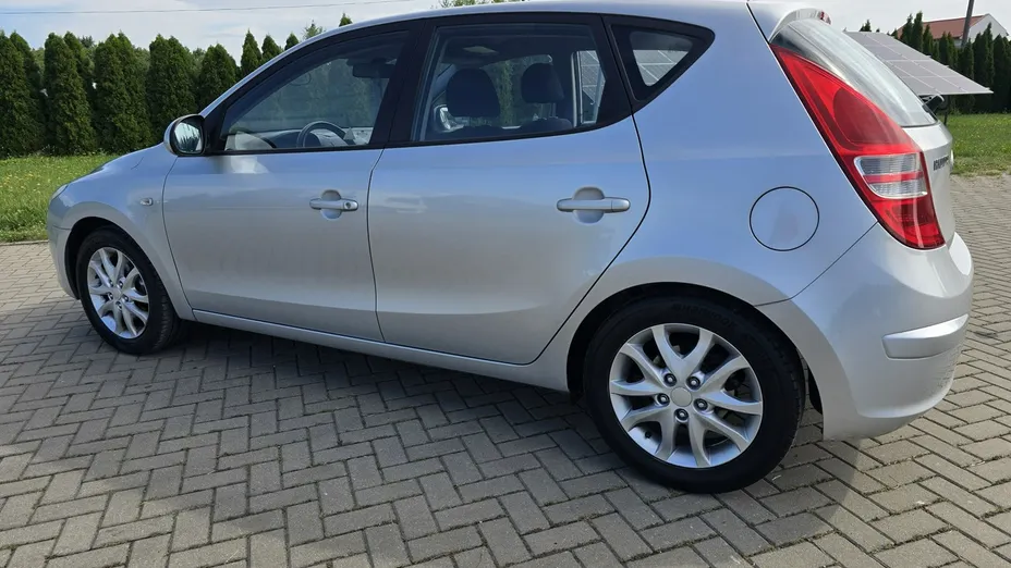 HYUNDAI i30 -