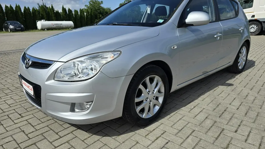 HYUNDAI i30 -