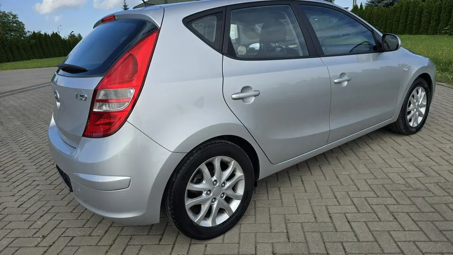 HYUNDAI i30 -