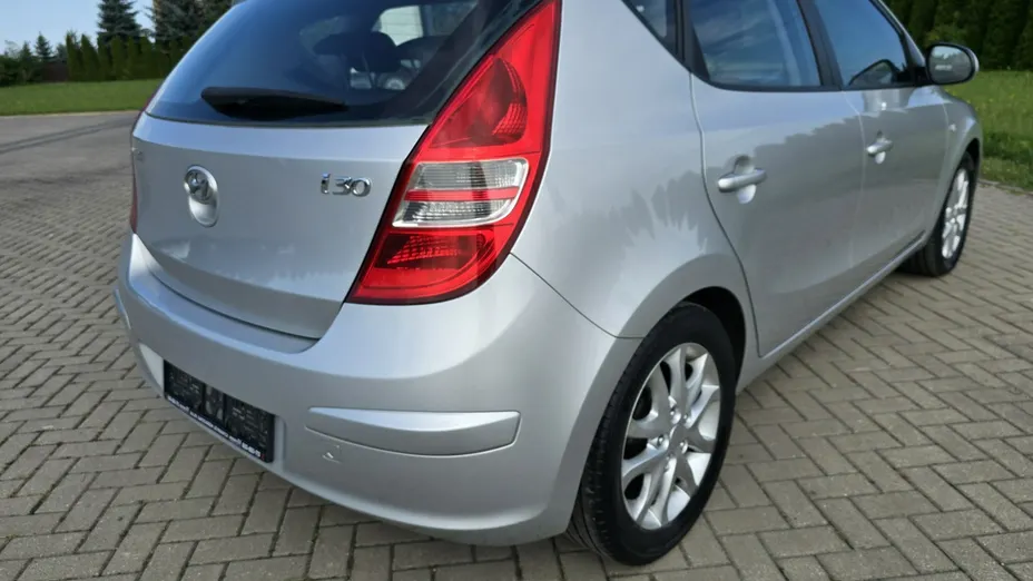 HYUNDAI i30 -