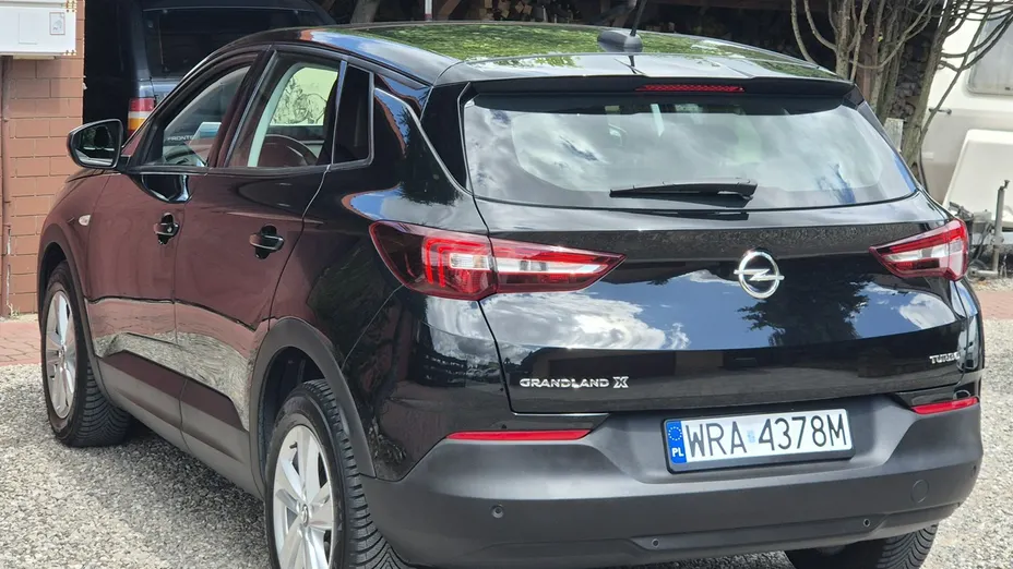 OPEL Grandland X -