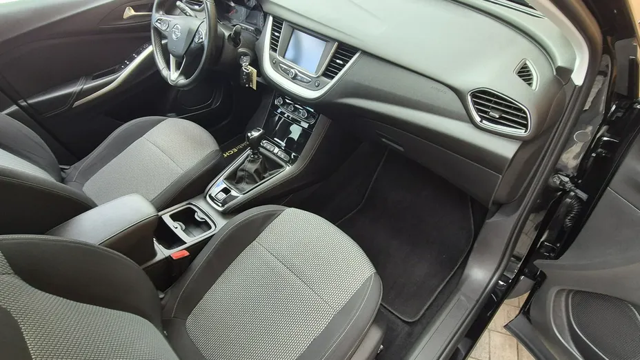 OPEL Grandland X -