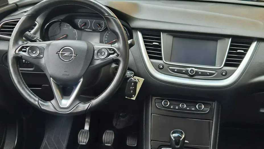 OPEL Grandland X -