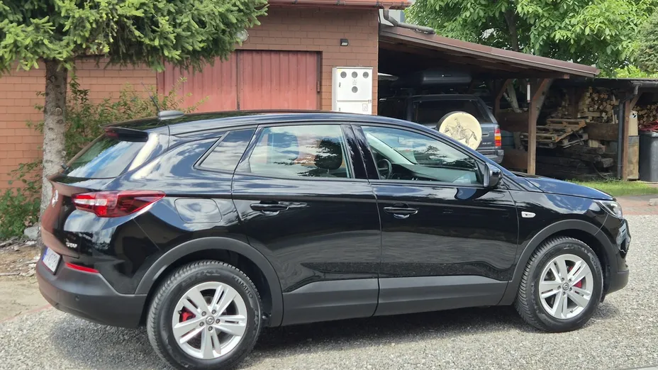 OPEL Grandland X -