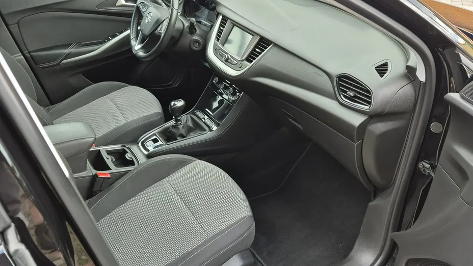 OPEL Grandland X -