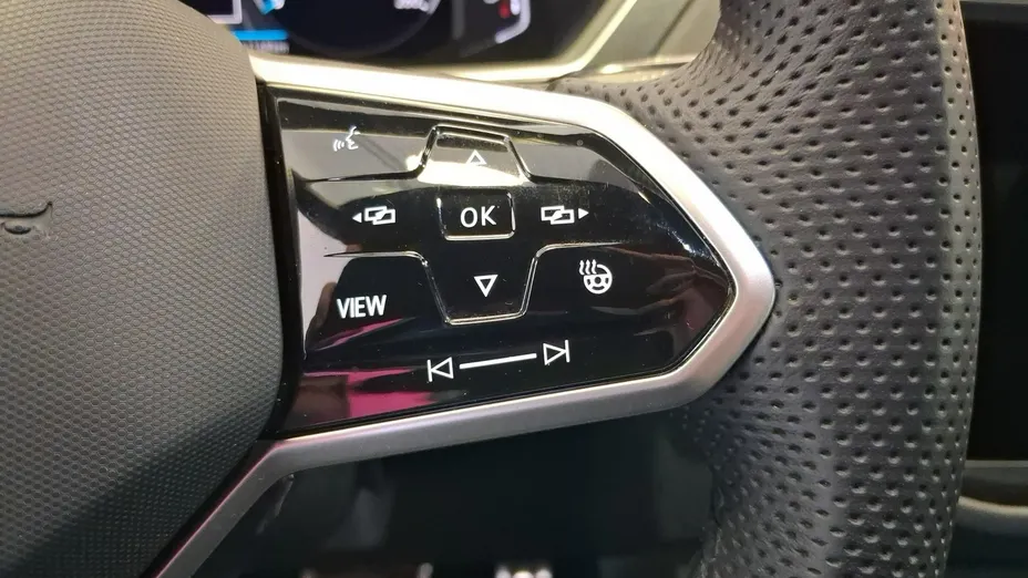 VOLKSWAGEN Tiguan -